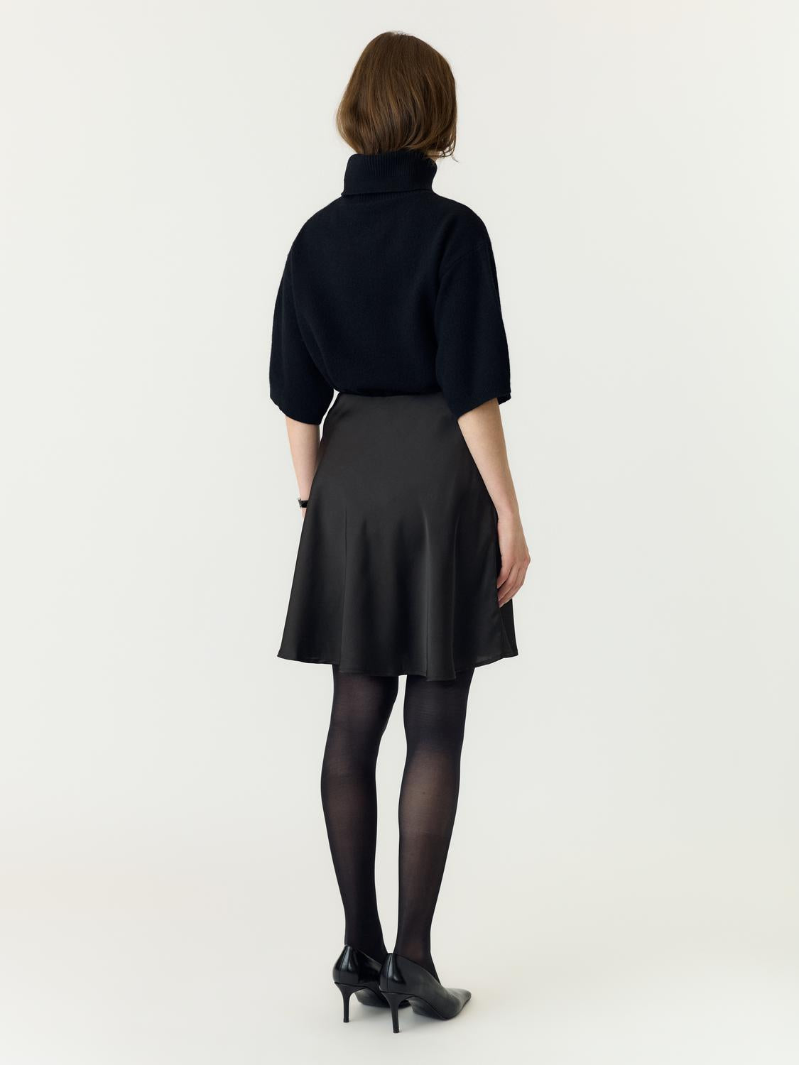 model_shot-back